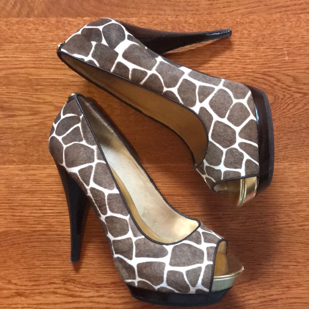 Michael Kors giraffe print calf hair. Size 8.5